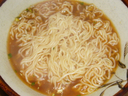 イトメンの無塩製麺しょうゆ味ラーメン