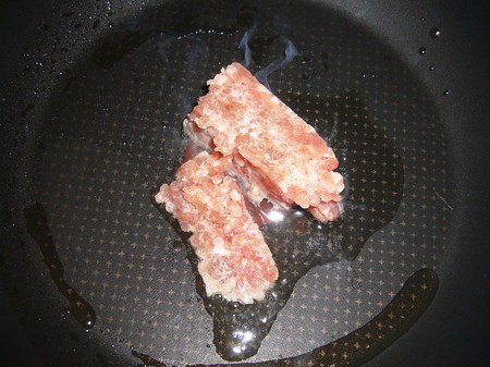ケンミン・もっちり平めん焼きビーフン・豚ひき肉