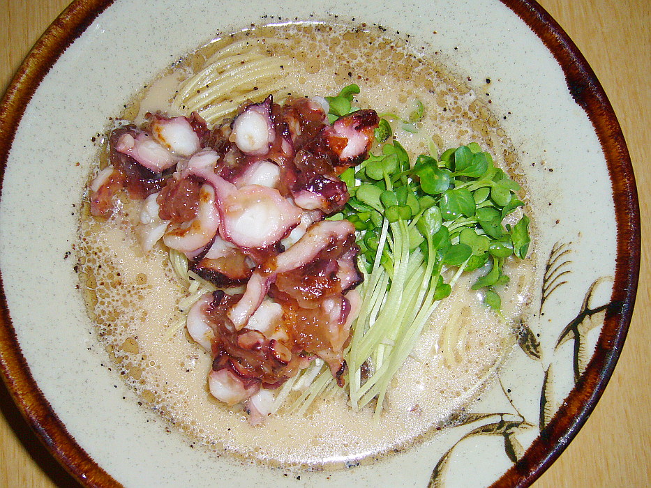 味のマルタイ・九州発 熊本黒マー油とんこつラーメン: インスタント遊